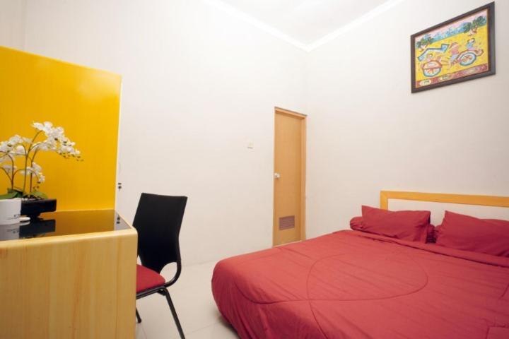 Dparagon Pamela 3 Hostel Джокякарта Екстериор снимка